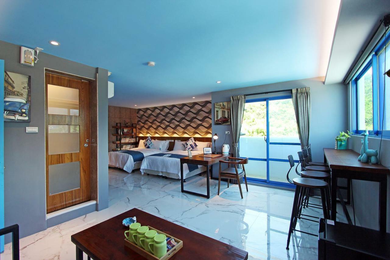 White Mediterranean Dahan Exterior photo